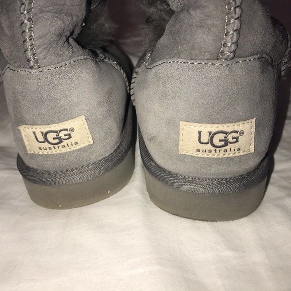 UGG Women’s Bailey Button Boot, Size 6 - Picture 4 of 4